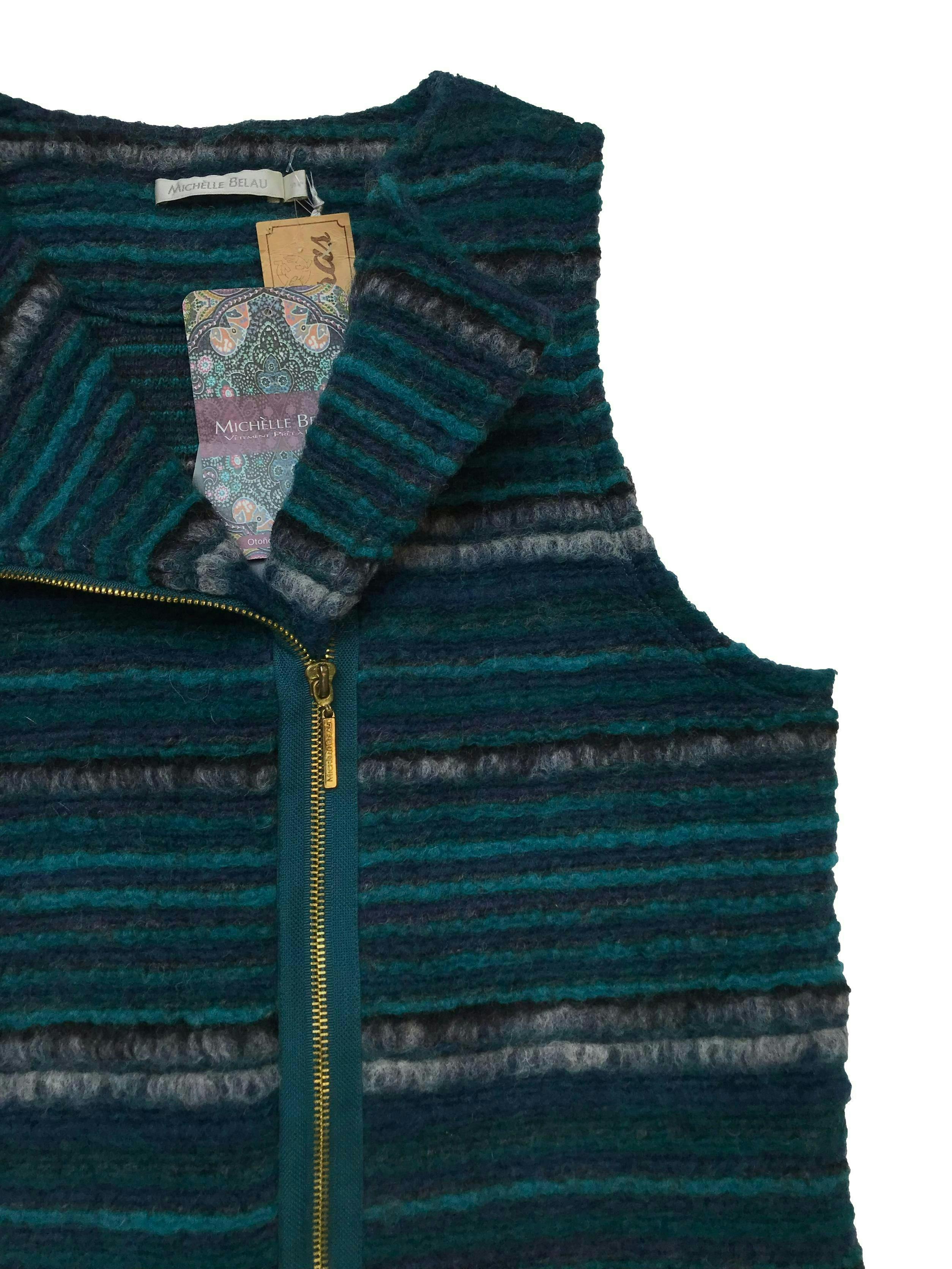 Chaleco tejido Michelle Belau 60% lana, lleva cierre delantero. Busto 100cm Largo 56cm. Nuevo con etiqueta. Precio original S/ 189