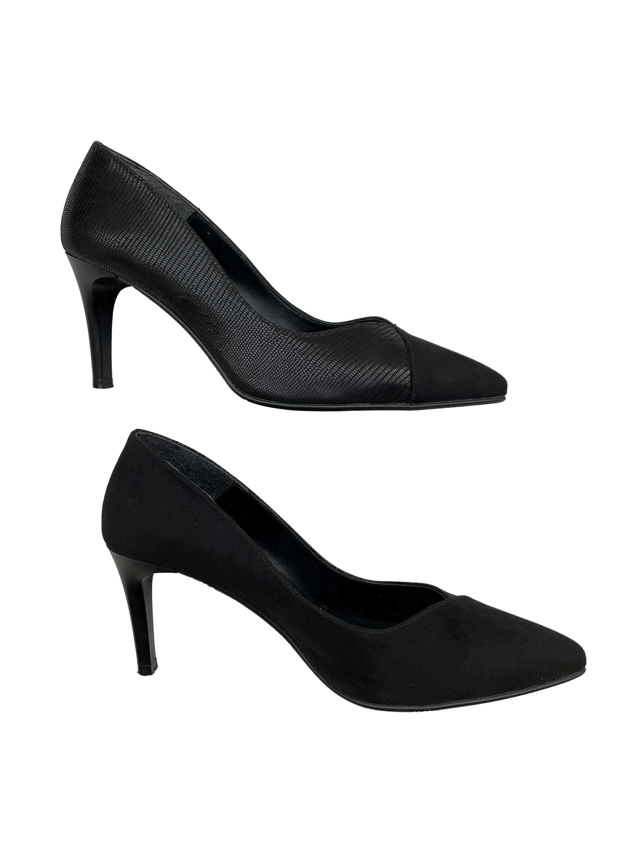 Zapatos Daniela Vega de textil negro con textura y tipo gamuza, modelo en punta, taco 7cm. Estado 9/10