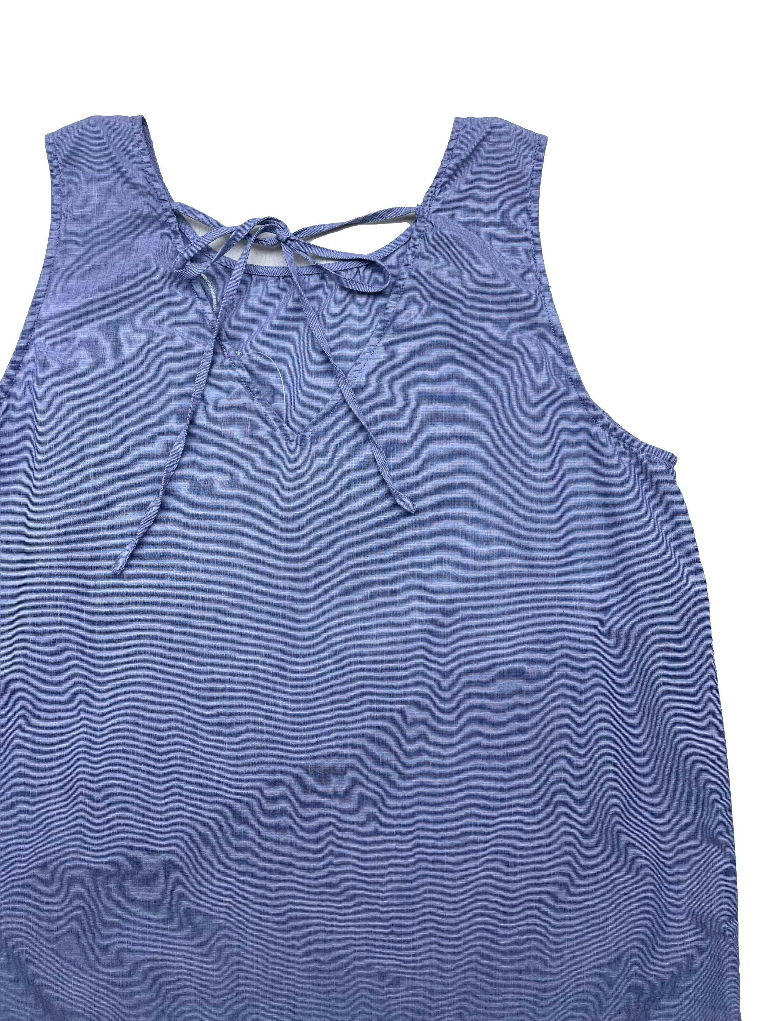 Blusa Ann Taylor de algodón camisa jaspeado azul y blanco, bordado de flores, se amarra en la espalda. Busto 100cm Largo 60cm
