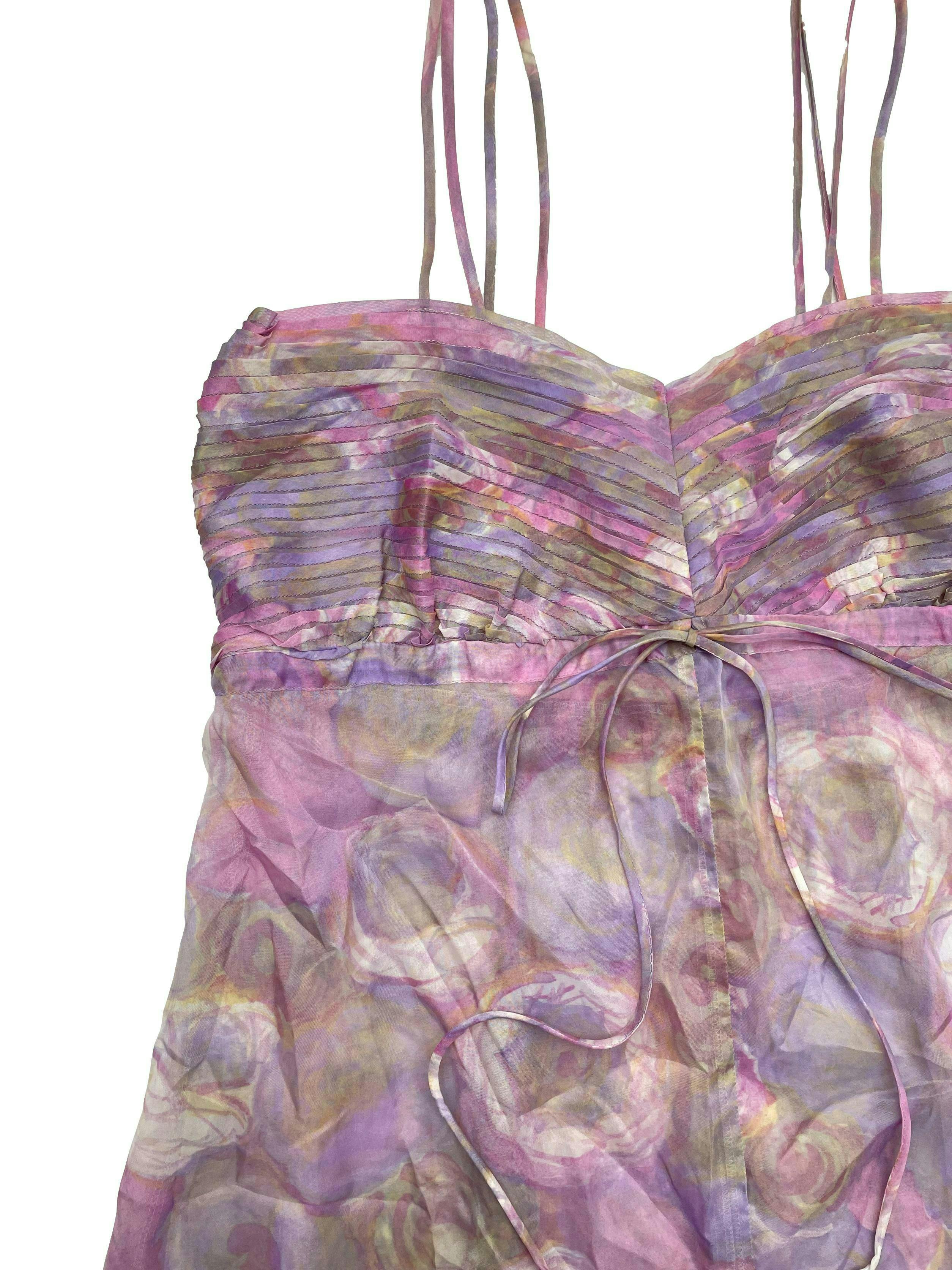 Vestido vintage, gasa gruesa translucida en tonos lilas, pecho drapeado con cinto ajustable bajo busto. Busto 95cm, Largo 112cm.