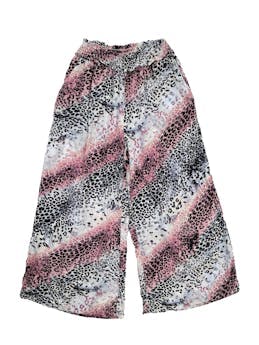 Pantalon culotte Jessica Simpson, animal print en rosa, beige y negro, cintura elasticada y bolsillos laterales. Precio original S/270 .Cintura 52cm sin estirar, Largo 82cm.