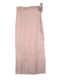 Falda envolvente tela chalis con textura color arena, pretina elástica atrás. Largo 95cm