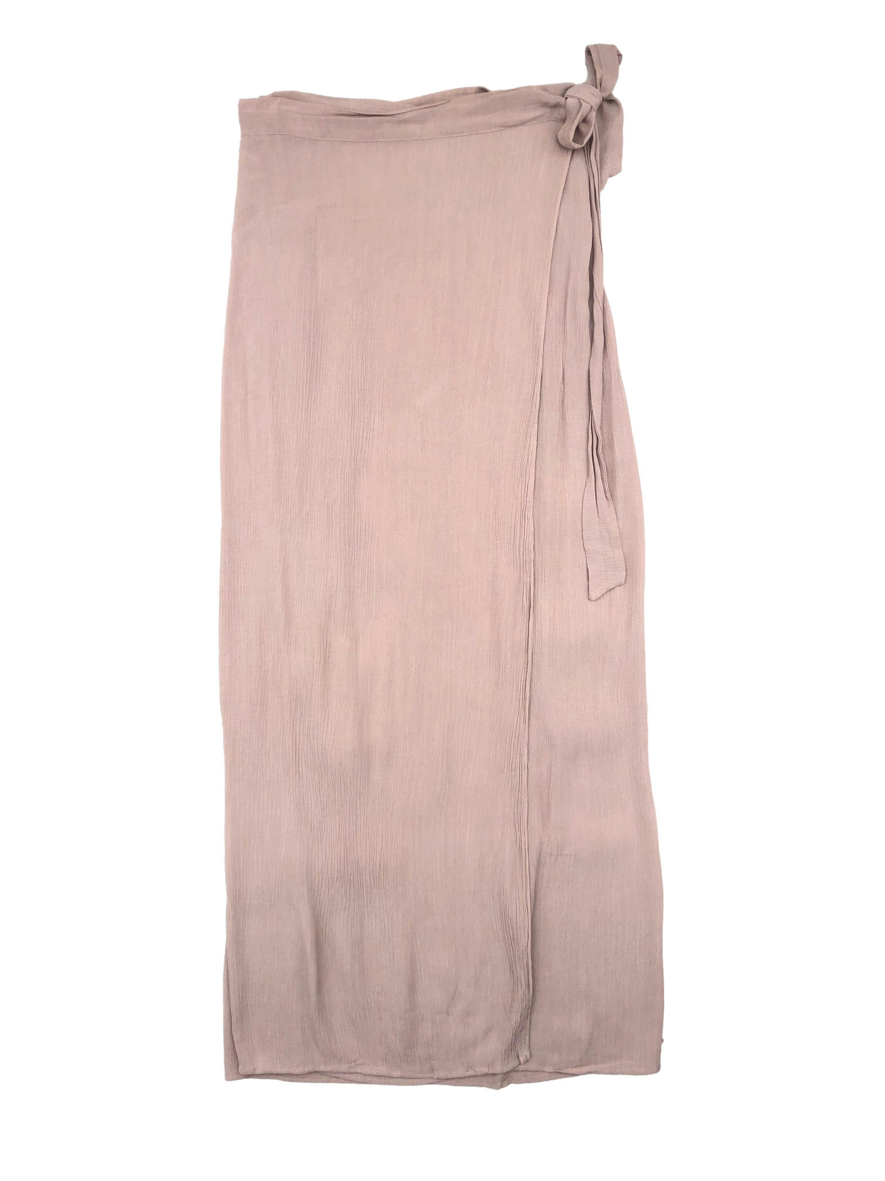 Falda envolvente tela chalis con textura color arena, pretina elástica atrás. Largo 95cm