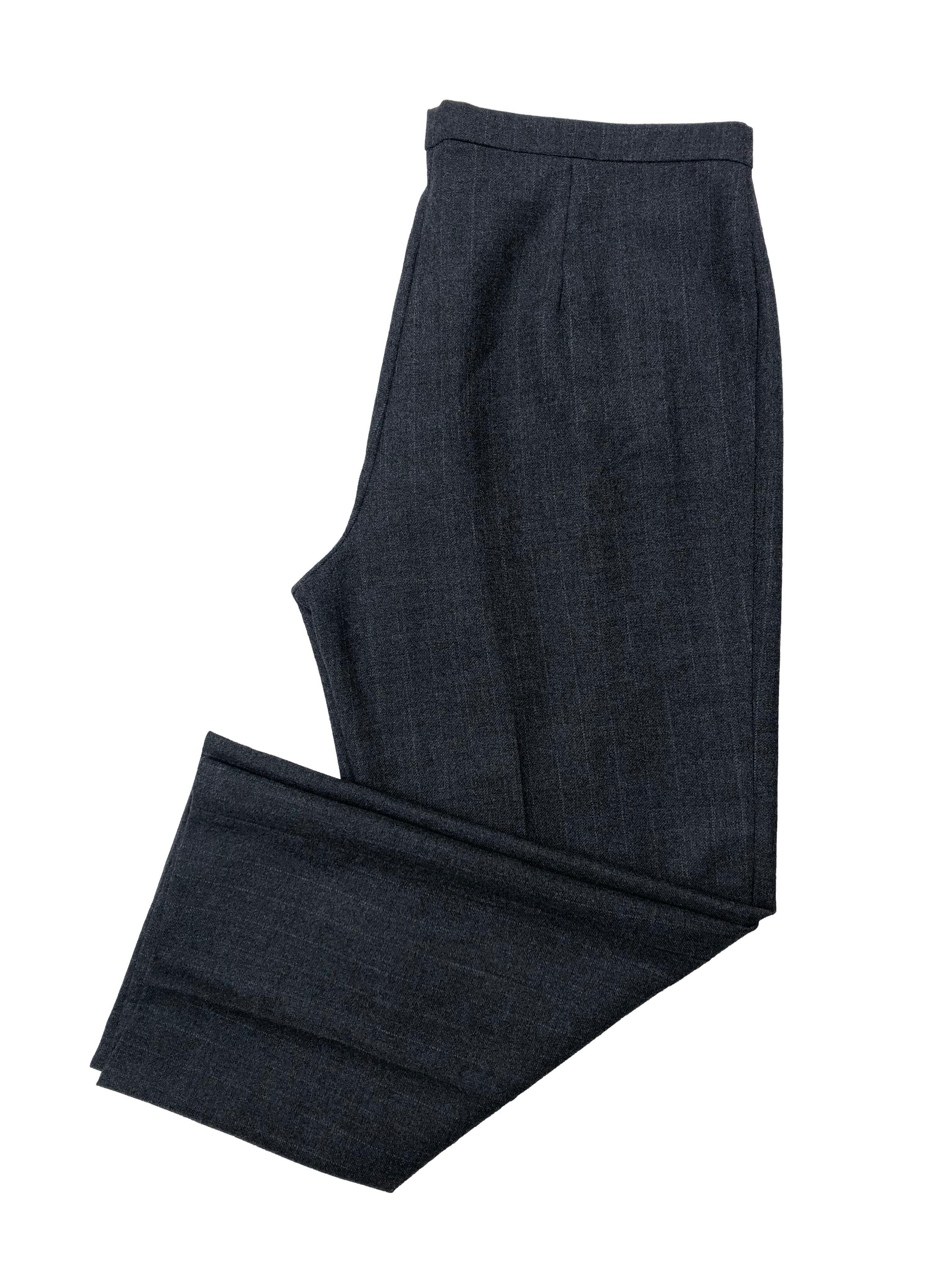 Pantalón sastre gris 100% lana, corte recto con pinzas. Cintura 94cm, Tiro 32cm, Largo 102cm.
