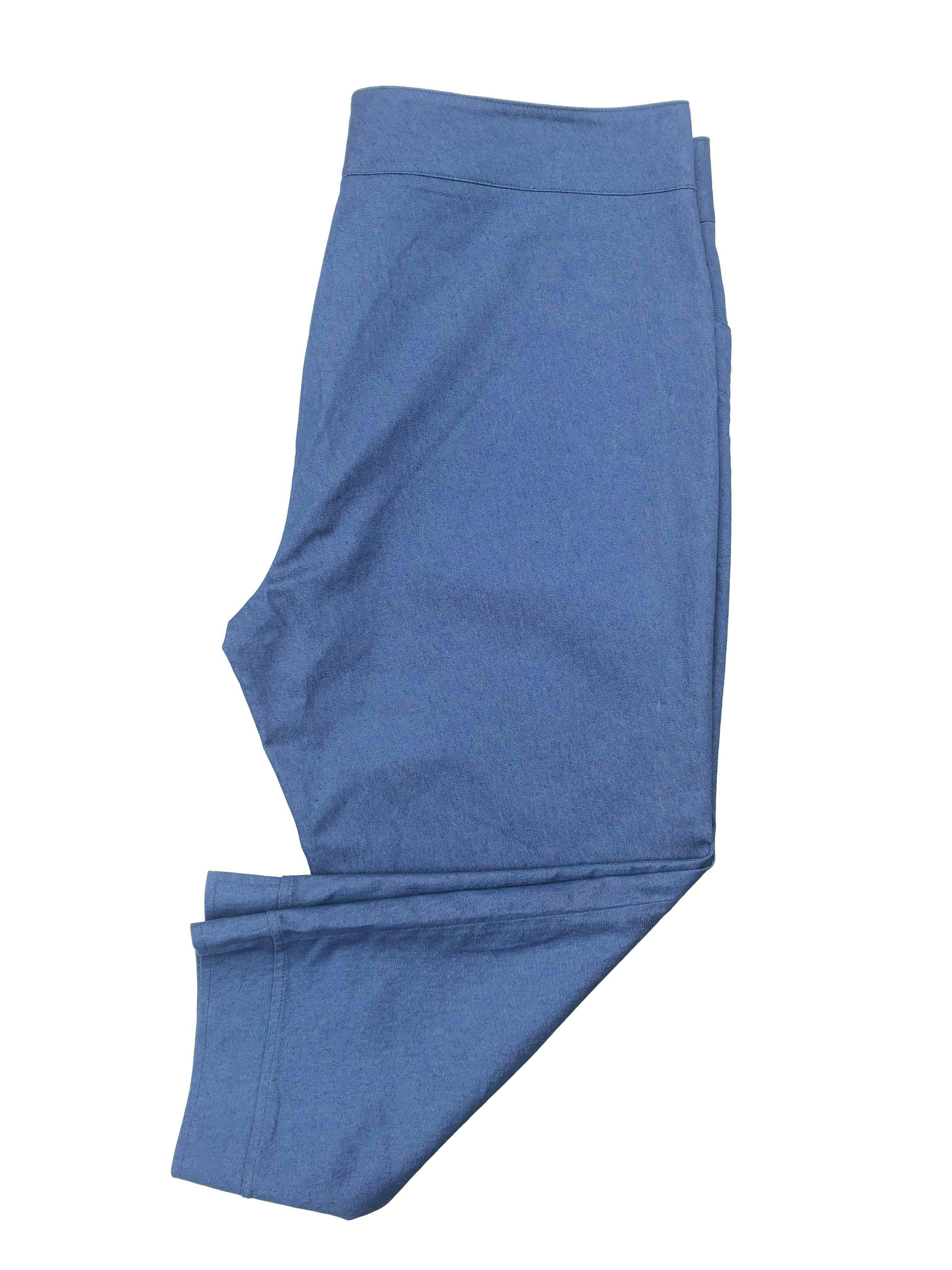Pantalón pescador azul, tela tipo denim con bolsillos. Cintura 98cm, Tiro 26cm, Largo 81cm.