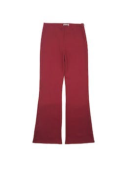 Pantalón de vestir rojo vino de tiro alto, corte recto con pinzas y cierre lateral. Cintura 76cm, Tiro 28cm, Largo 108cm.