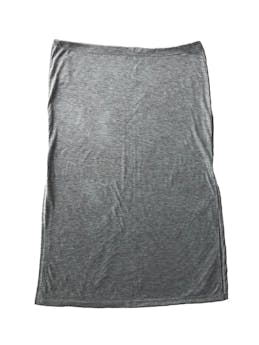 Falda midi gris de tela delgada, cintura elástica y aberturas laterales. Cintura 90cm sin estirar, Largo 40-82cm.