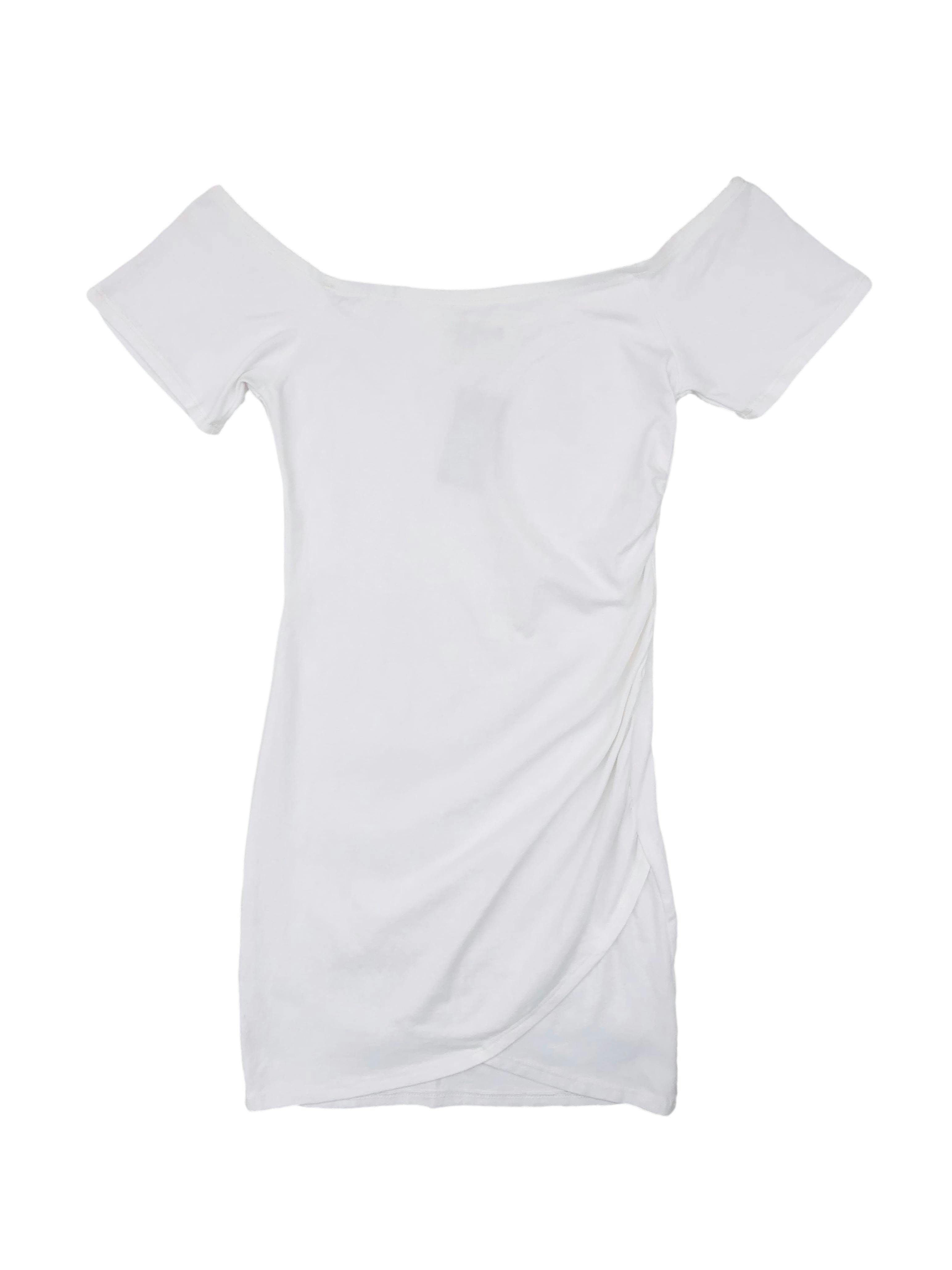 Vestido blanco de hombros descubiertos, tela tipo algodón. Busto: 70cm, Largo: 72cm