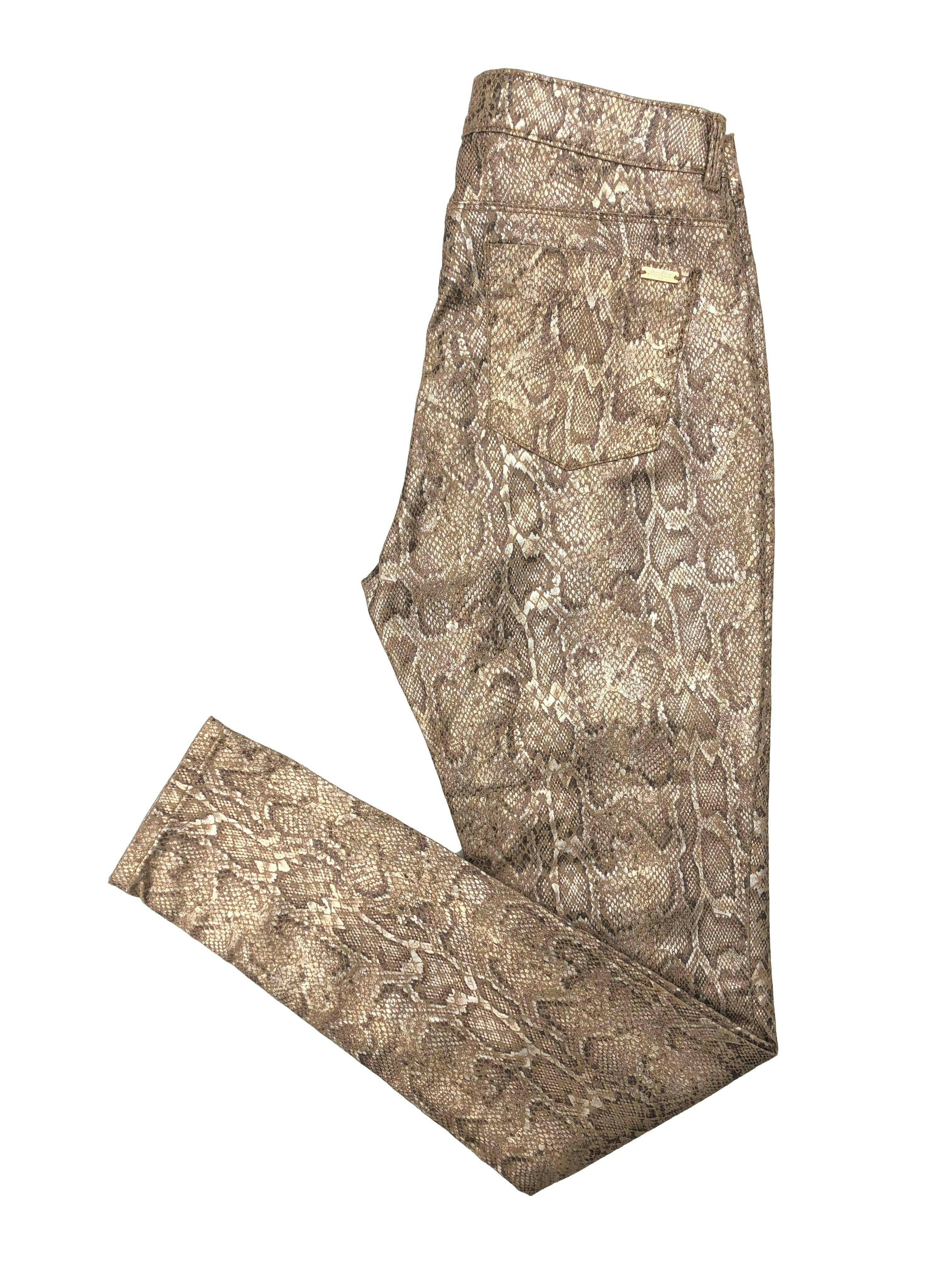 Patalón pitillo Zara con textura pitón metalizado, cinco bolsillos. Cintura: 68cm, Tiro: 23cm, Largo: 100cm. Nuevo con etiqueta