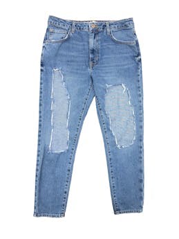 Destroyed jeans Forever21, denim rígido, cinco bolsillos. Cintura 74cm Tiro 25cm Largo 90cm