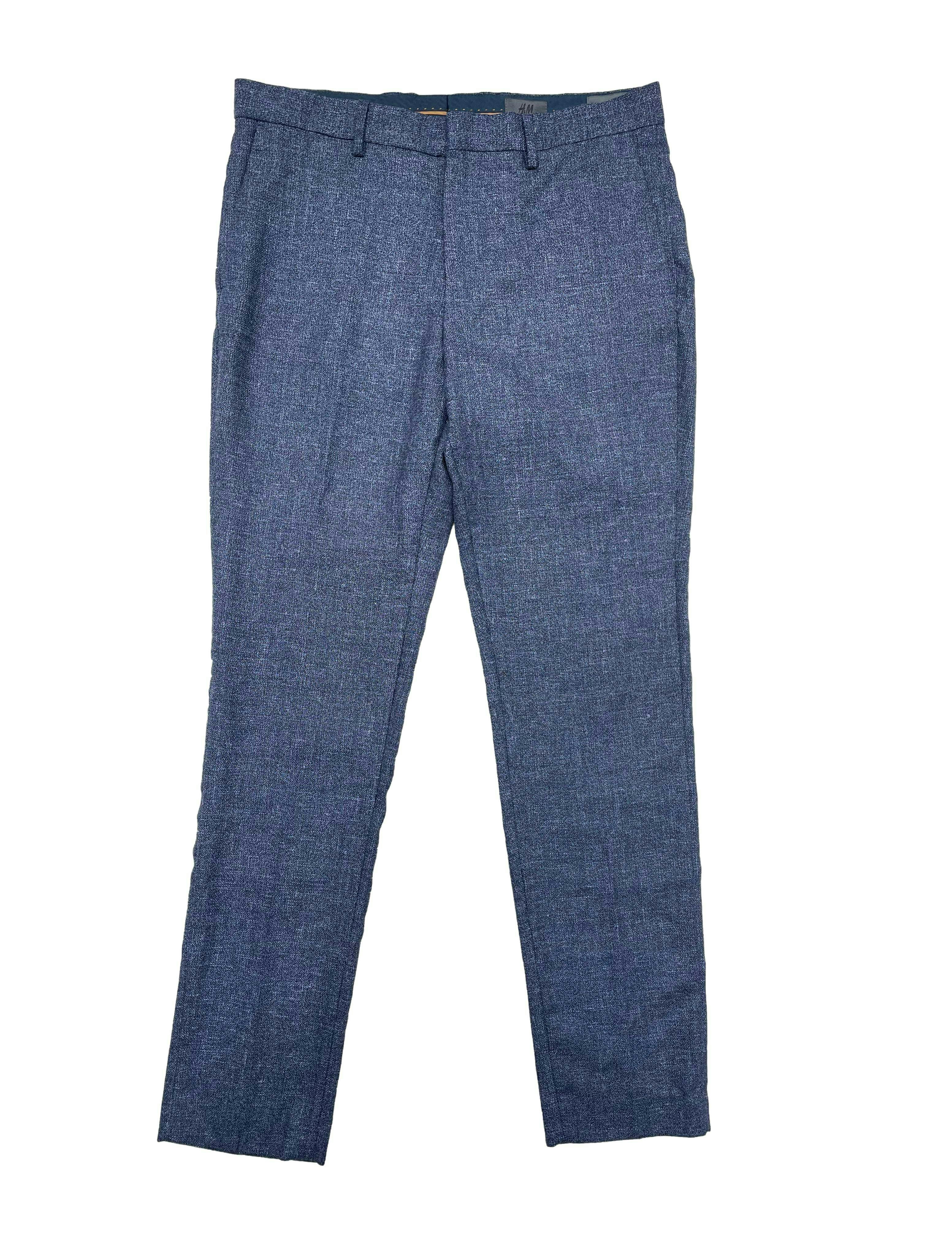 Pantalón slim H&M azul jaspeado de tweed con mezcla de lana y lino, tiene cuatro bolsillos. Cintura 86cm, Largo 105cm.