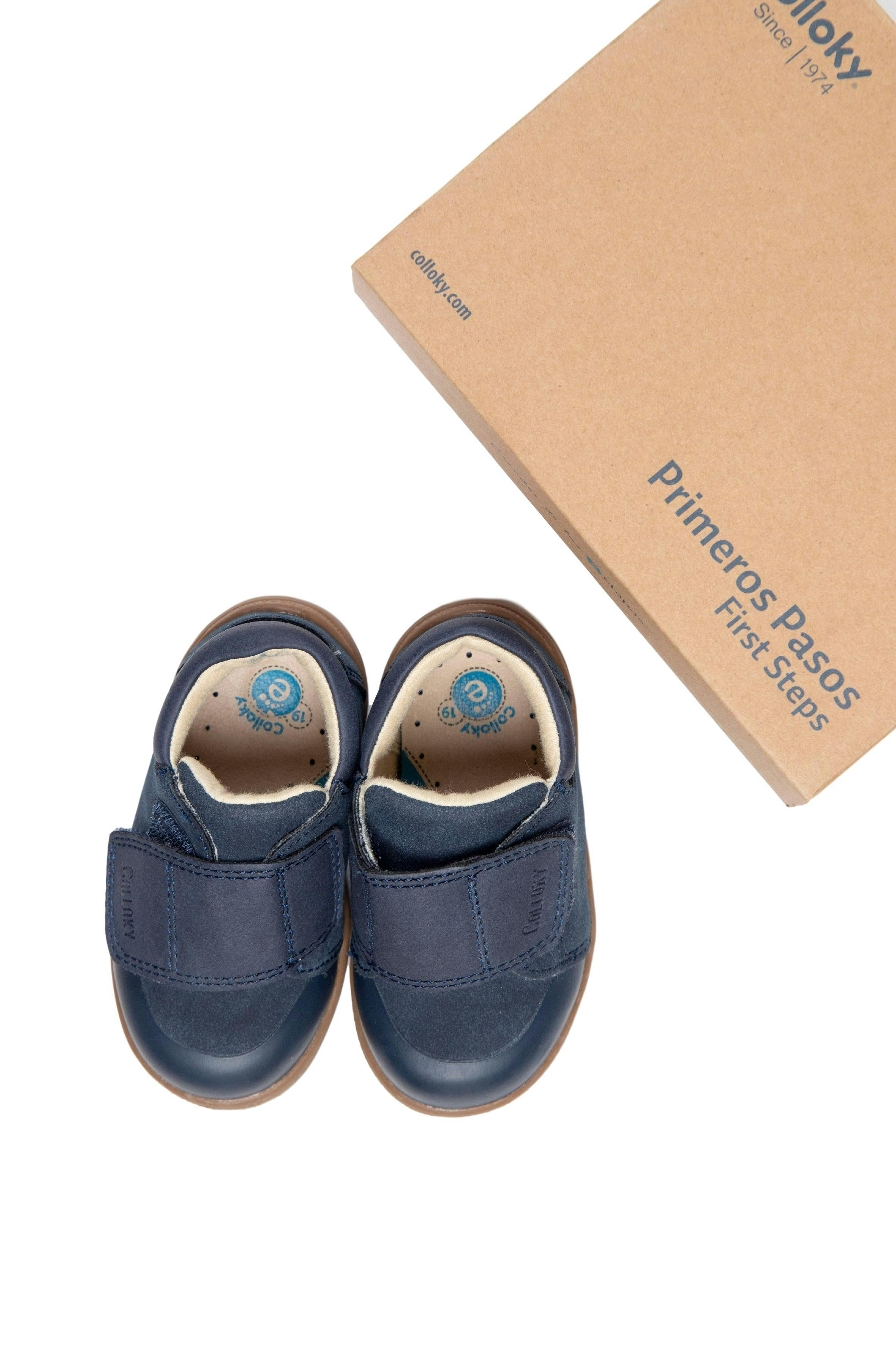 Zapatos de cuero primeros pasos azules con velcro. talla 3.5 americana, 20 europea - Colloky