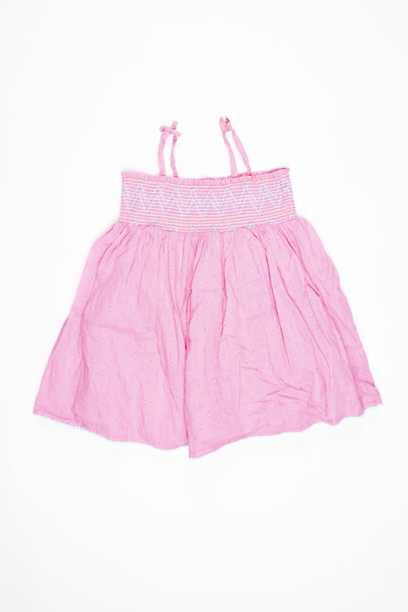 vestido de tiras rosado, elástico en el pecho elasticado en pecho. Talla en etiqueta: 9 - 12M pero es grande - Mothercare