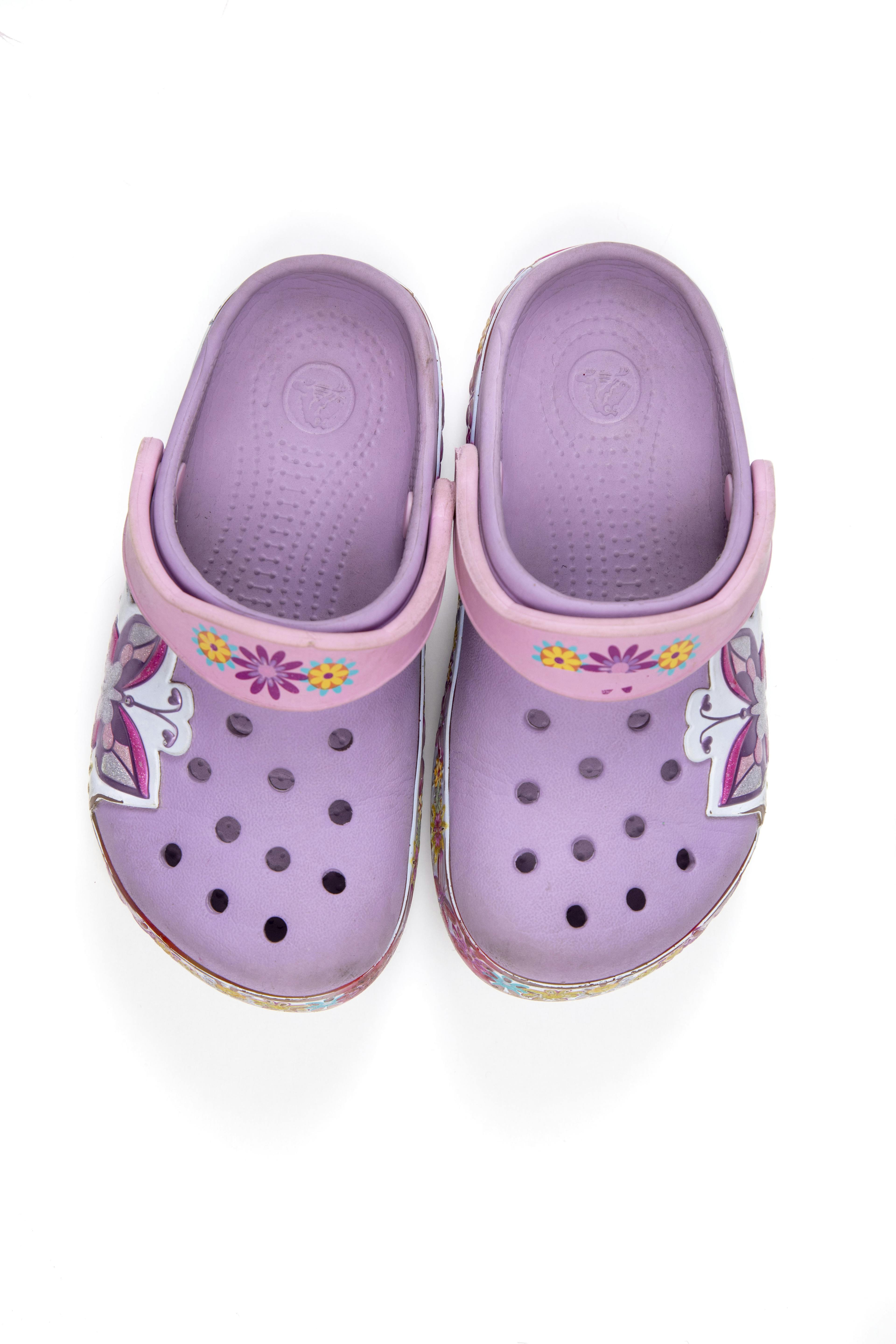 Crocs lilas con flores. Talla 10 - 11 americana - Crocs