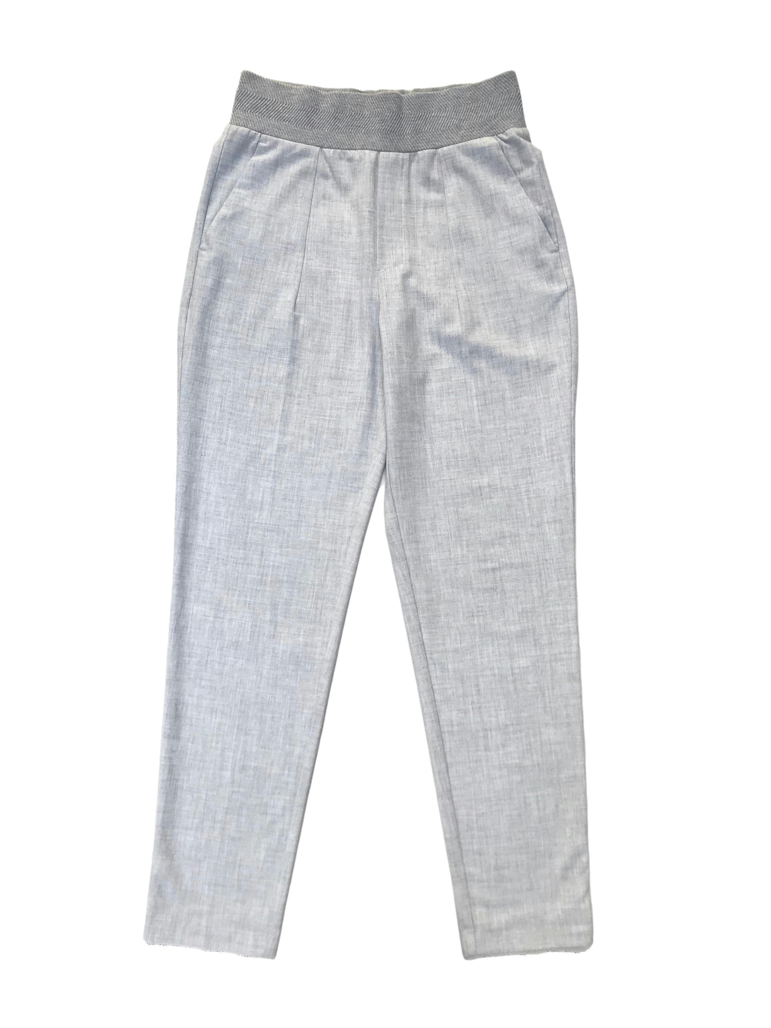 Pantalón formal Zara plomo, a la cintura, corte slim, con bolsillos laterales y pretina ancha. Cintura 70cm Largo 102cm. Precio original S/ 159