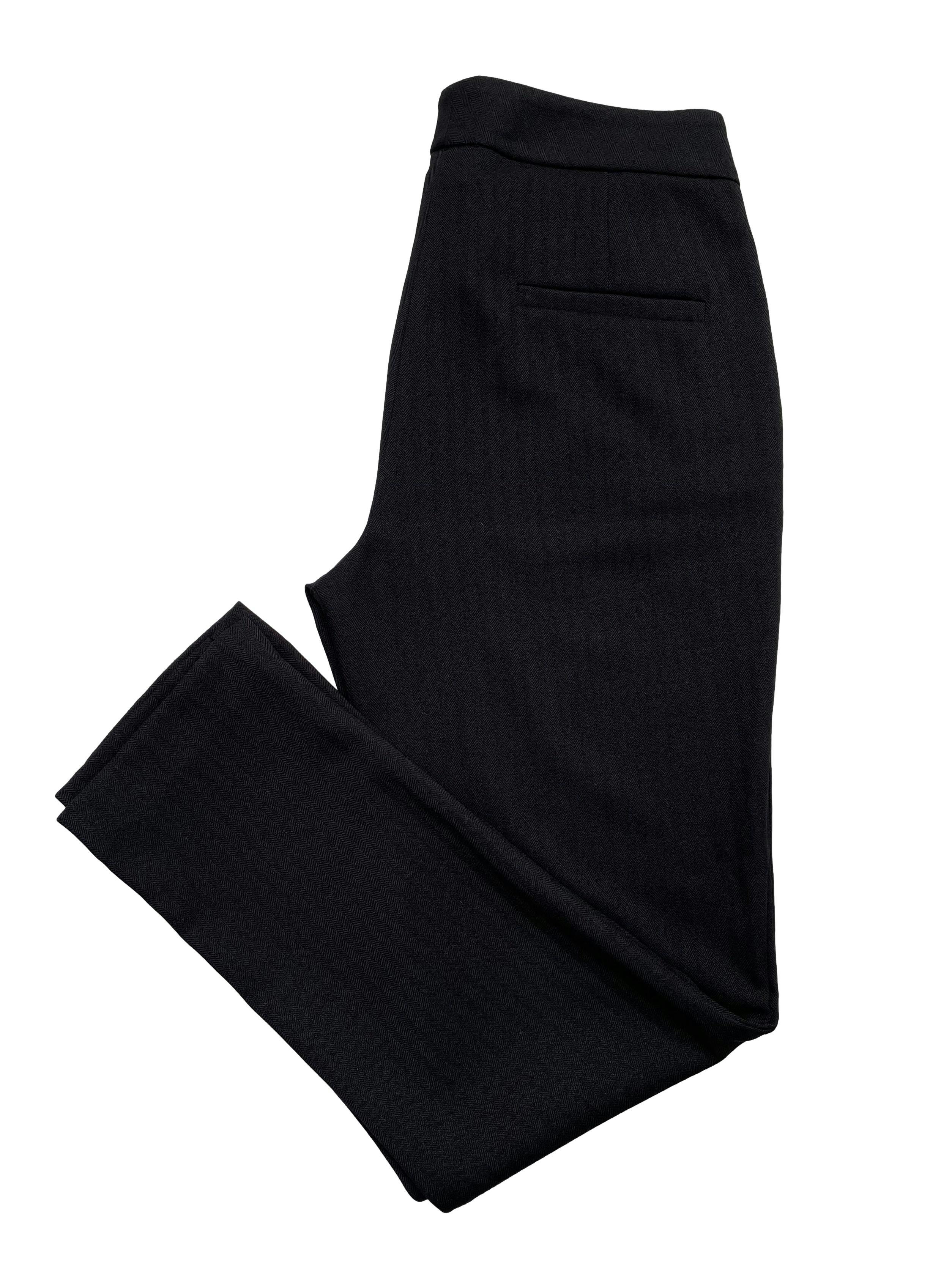 Pantalón Topitop negro corte slim, estilo formal con bolsillos laterales. Cintura 75cm Largo 97cm.
