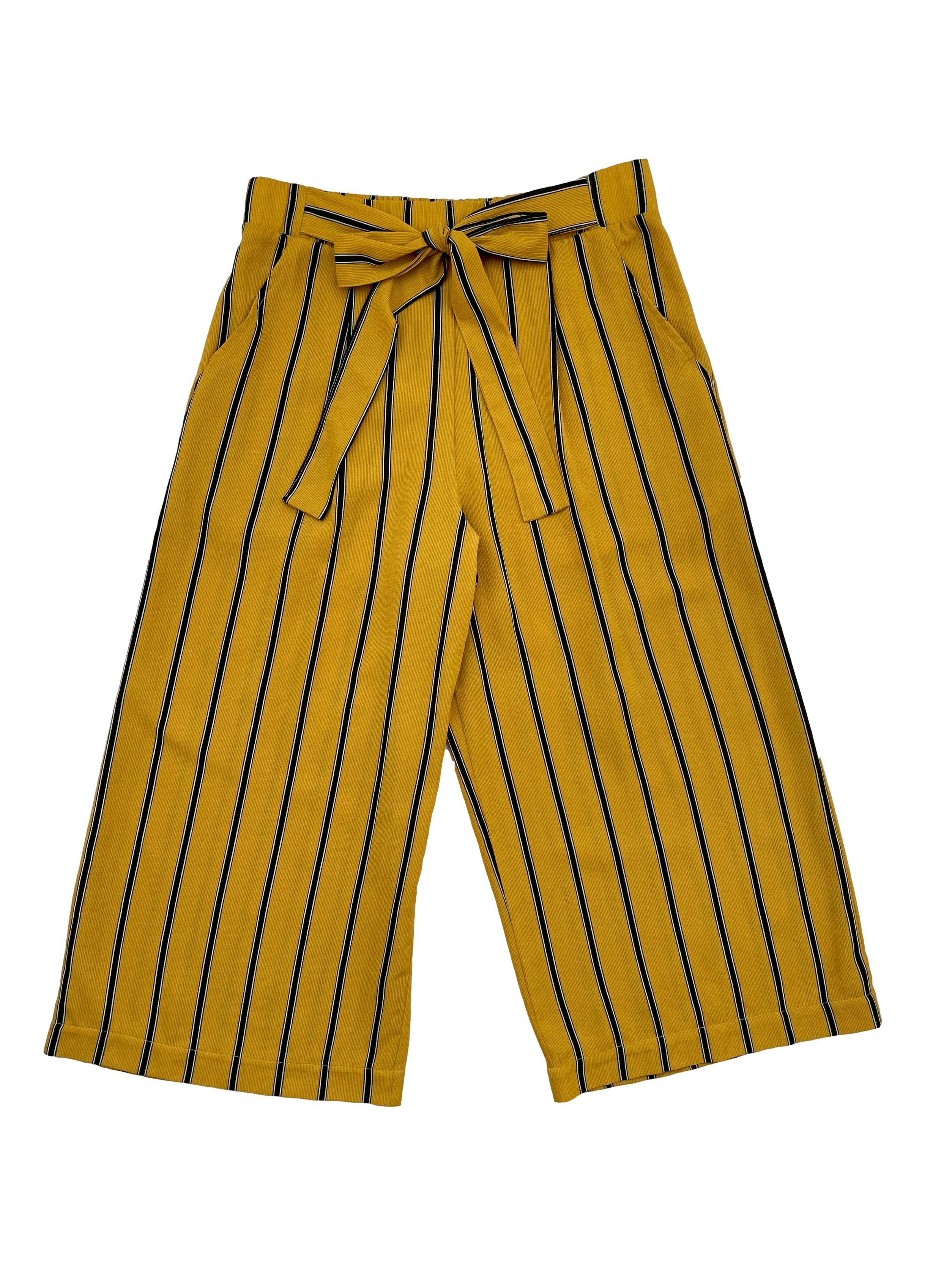 Pantalon culotte Basement de crepe mostaza y rayas negras verticales. Cintura 72cm, Largo 78cms. 