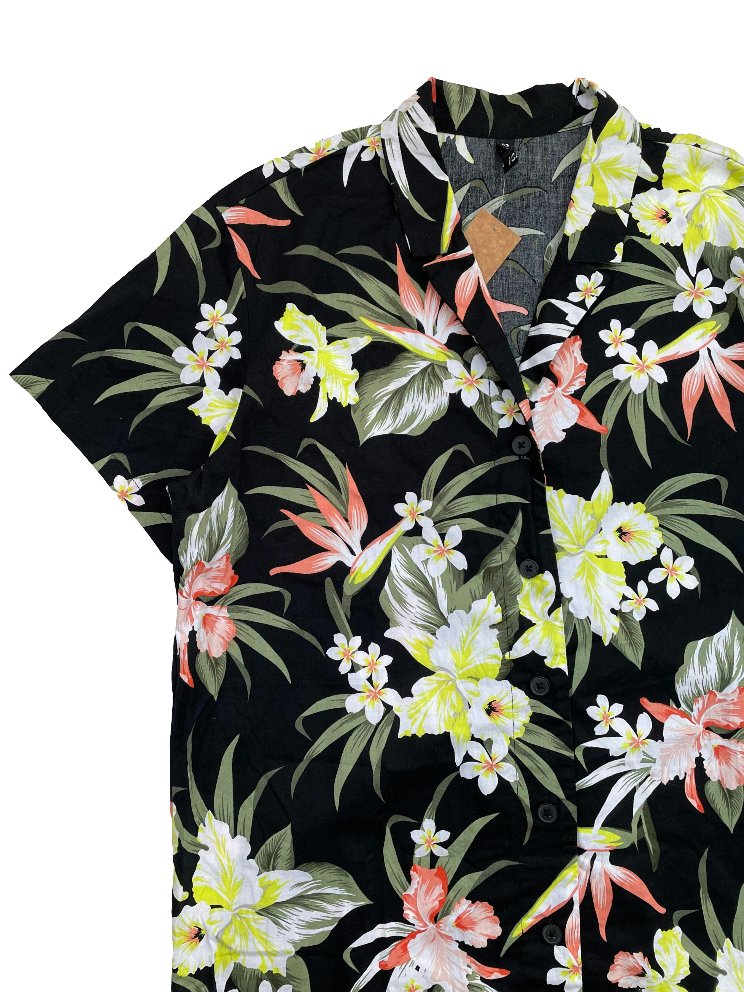 Camisón H&M negro con estampado de flores, 100% algodón camisa, botones delanteros, corte suelto. Busto: 105cm, Largo: 81cm