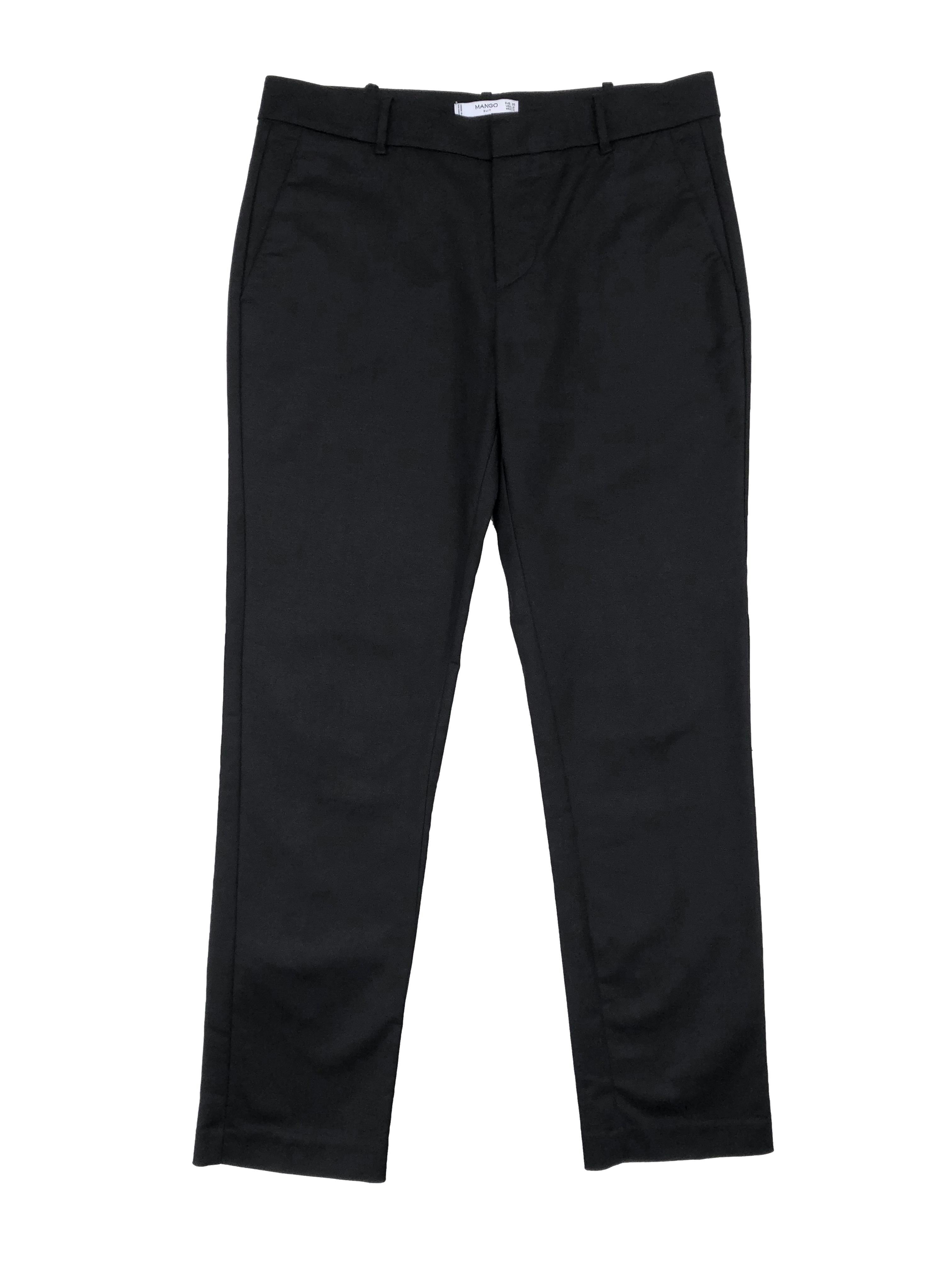 Pantalón Mango negro de vestir, corte slim, 97% algodón. Cintura 80cm Tiro 24cm Largo 95cm