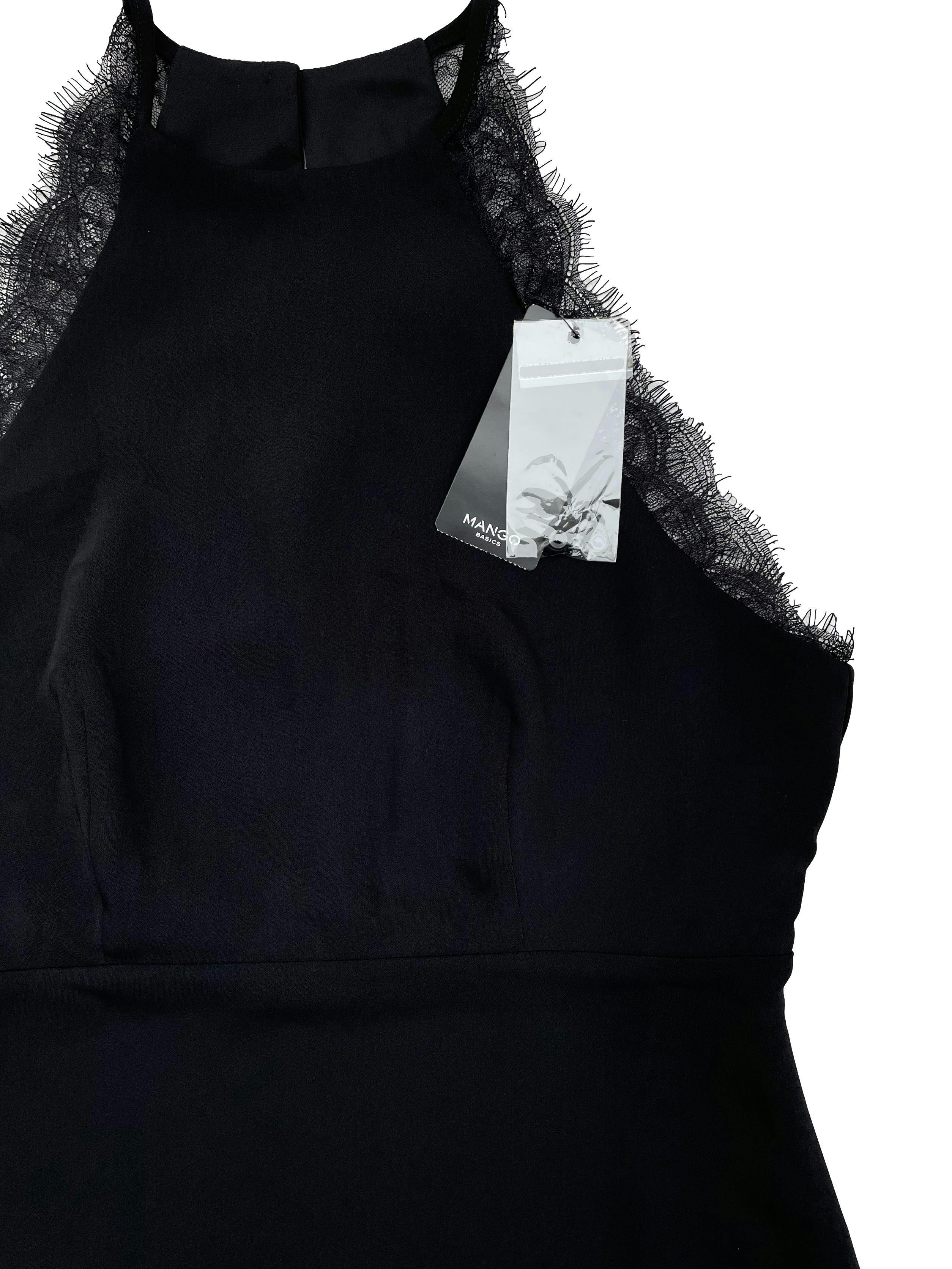 Vestido negro Mango de gasa con forro, cuello halter con encaje, corte en cintura, botones y cierre en espalda. Nuevo con etiqueta, precio original S/250. Busto 90cm, Largo 95cm.