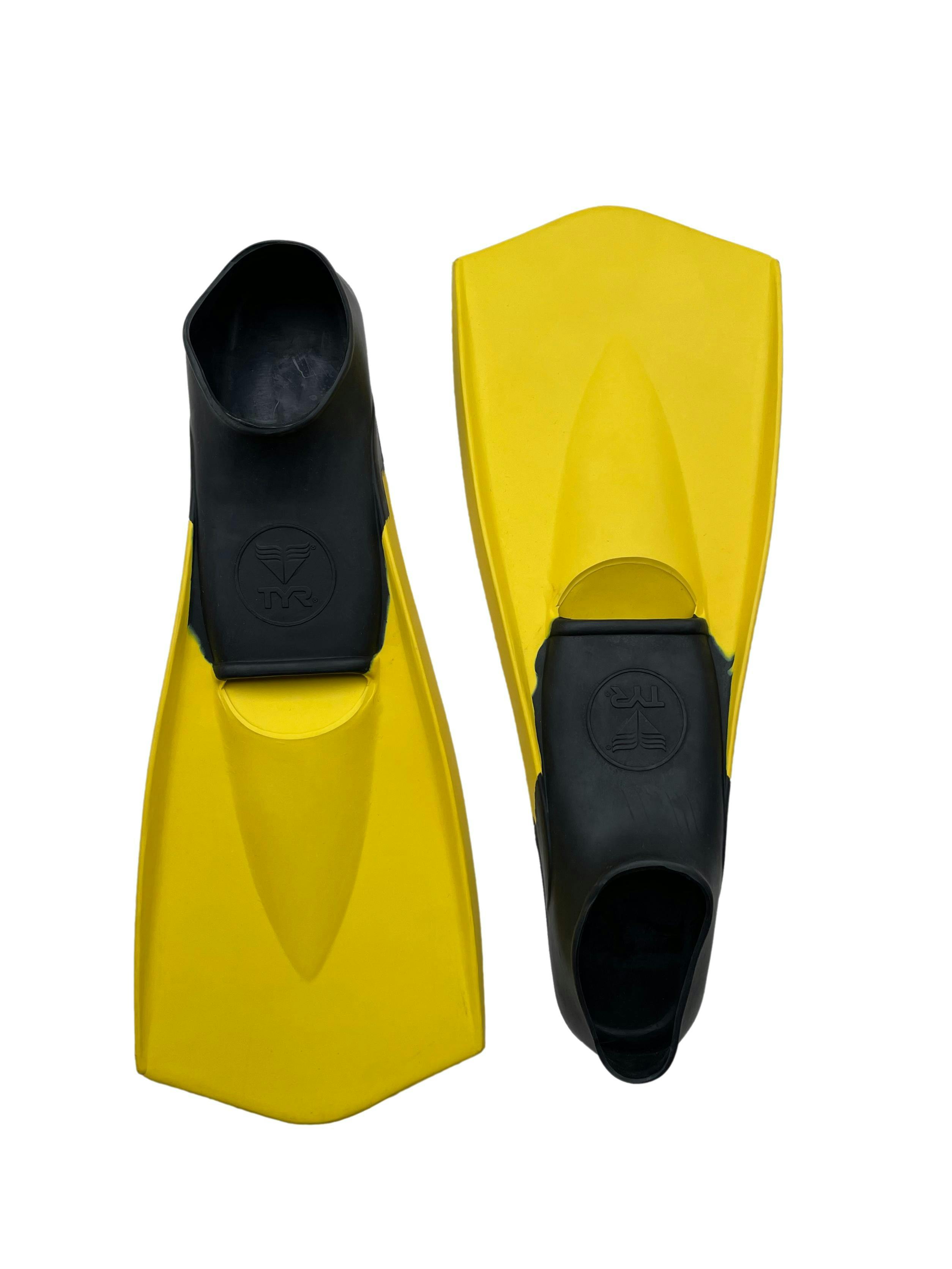 Aletas Flexin2.0 TYR en negro y amarillo,100% caucho natural, para trabajar piernas y velocidad. Como nuevas.