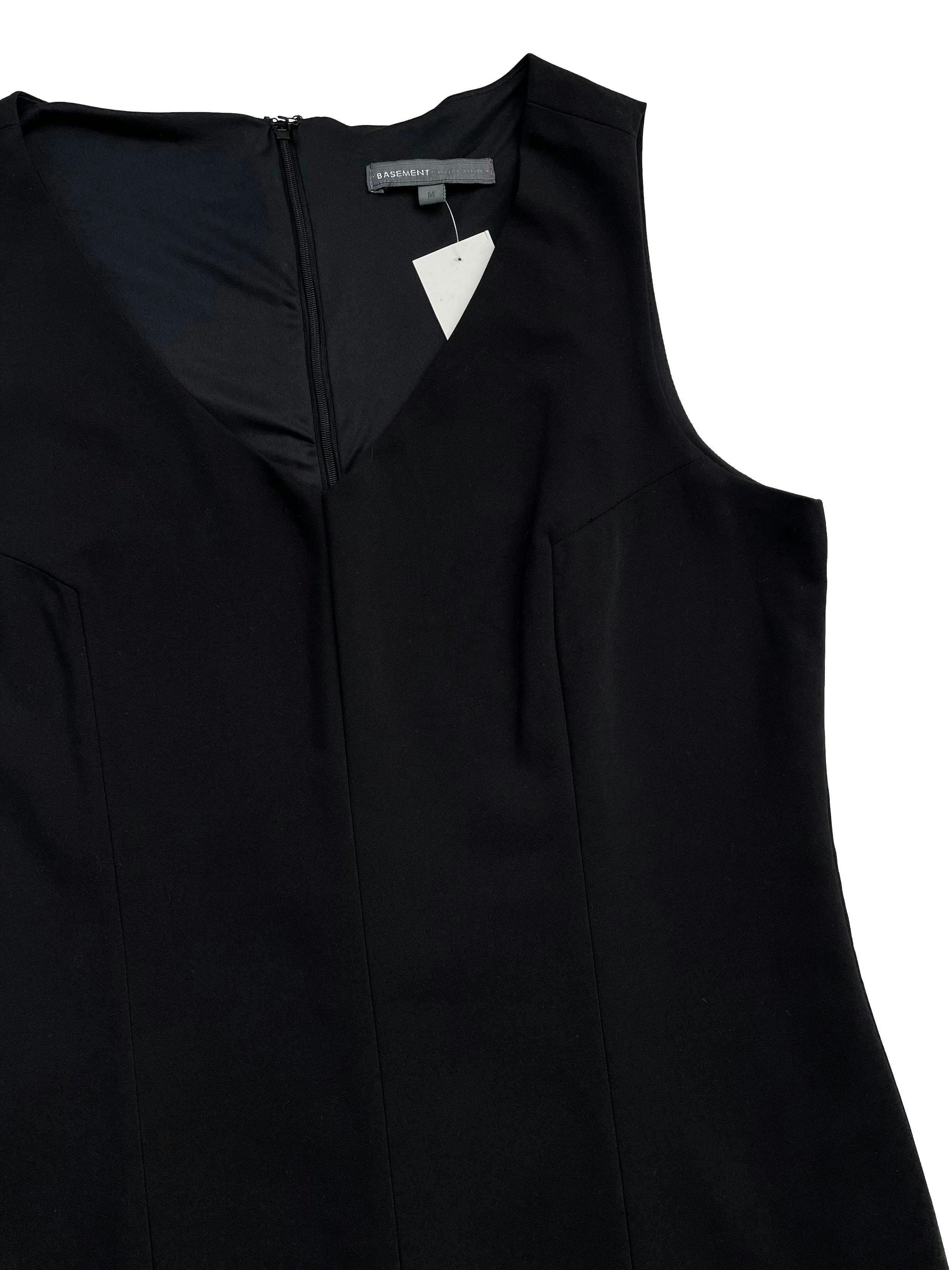 Vestido formal Basement negro, forrado, cuello V y cierre en la espalda. Busto 100cm, Largo 85cm.