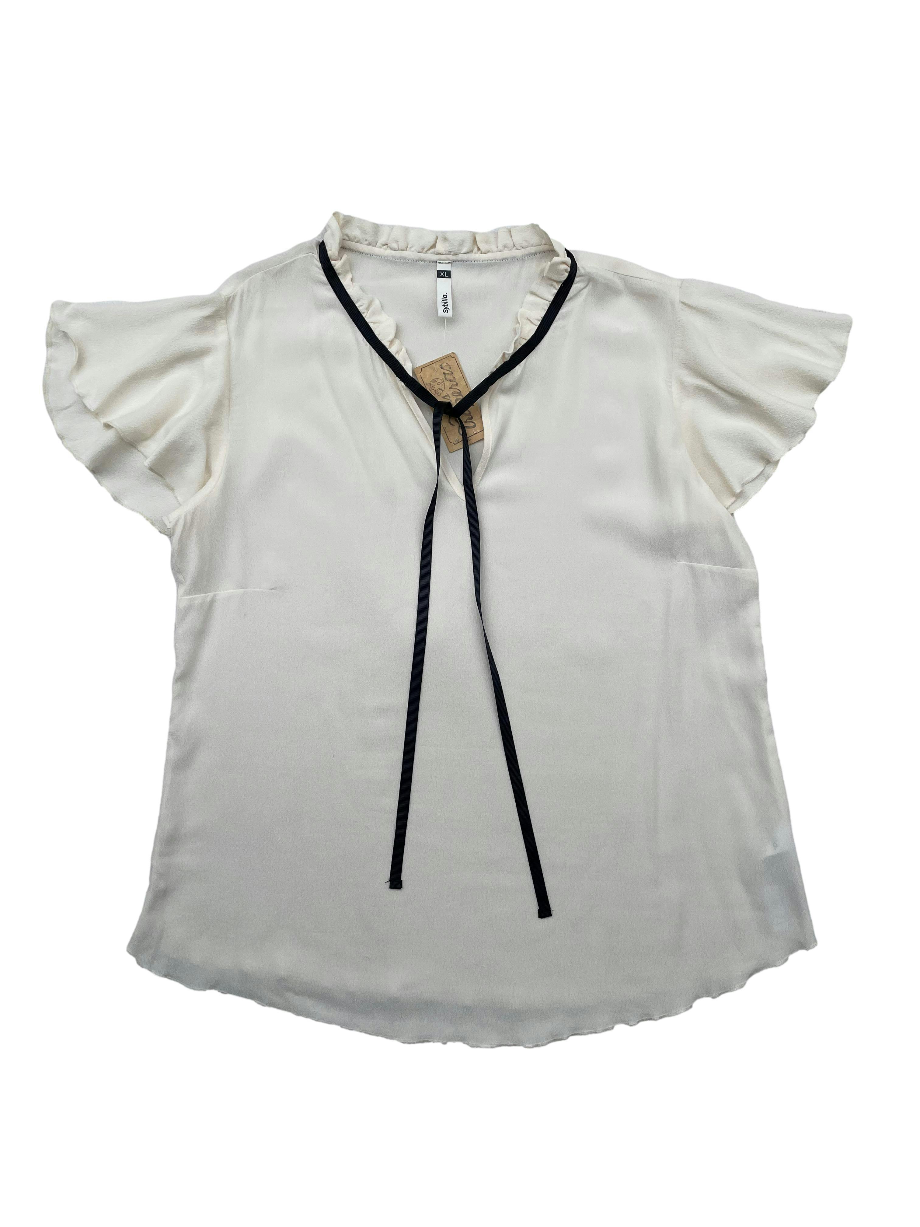 Blusa perla Sybilla de crepé con mangas volantes y listón al cuello. Busto 104cm, Largo 60cm.