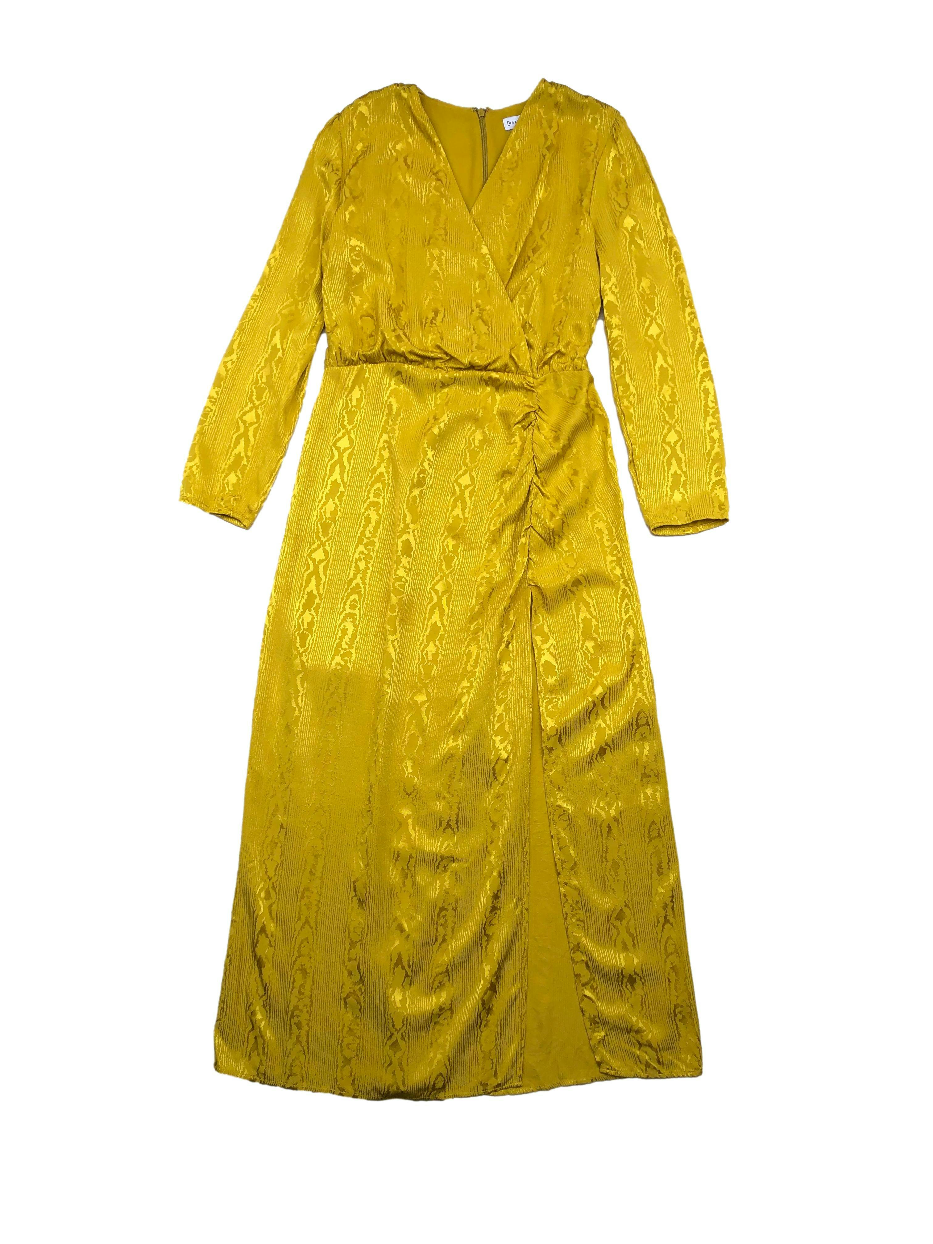 Vestido midi Warehouse amarillo con brocado satinado al tono, escote cruzado, cierre en la espalda y abertura en la pierna. Busto 100cm Cintura 80cm Largo 130cm