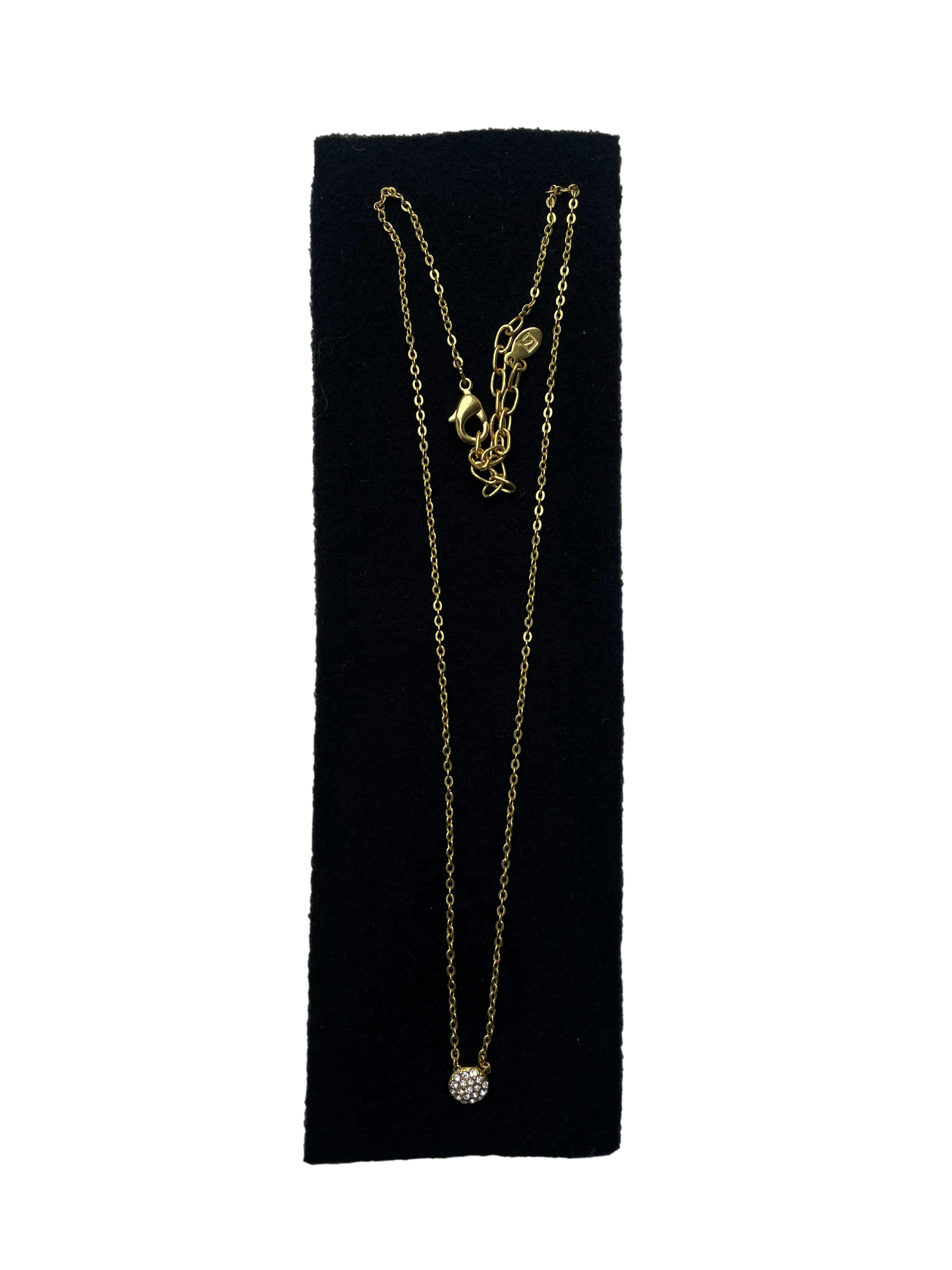 Collar Yanbal cadena delgada bañada en oro con dije aplicaciones diamante. Largo 50cm