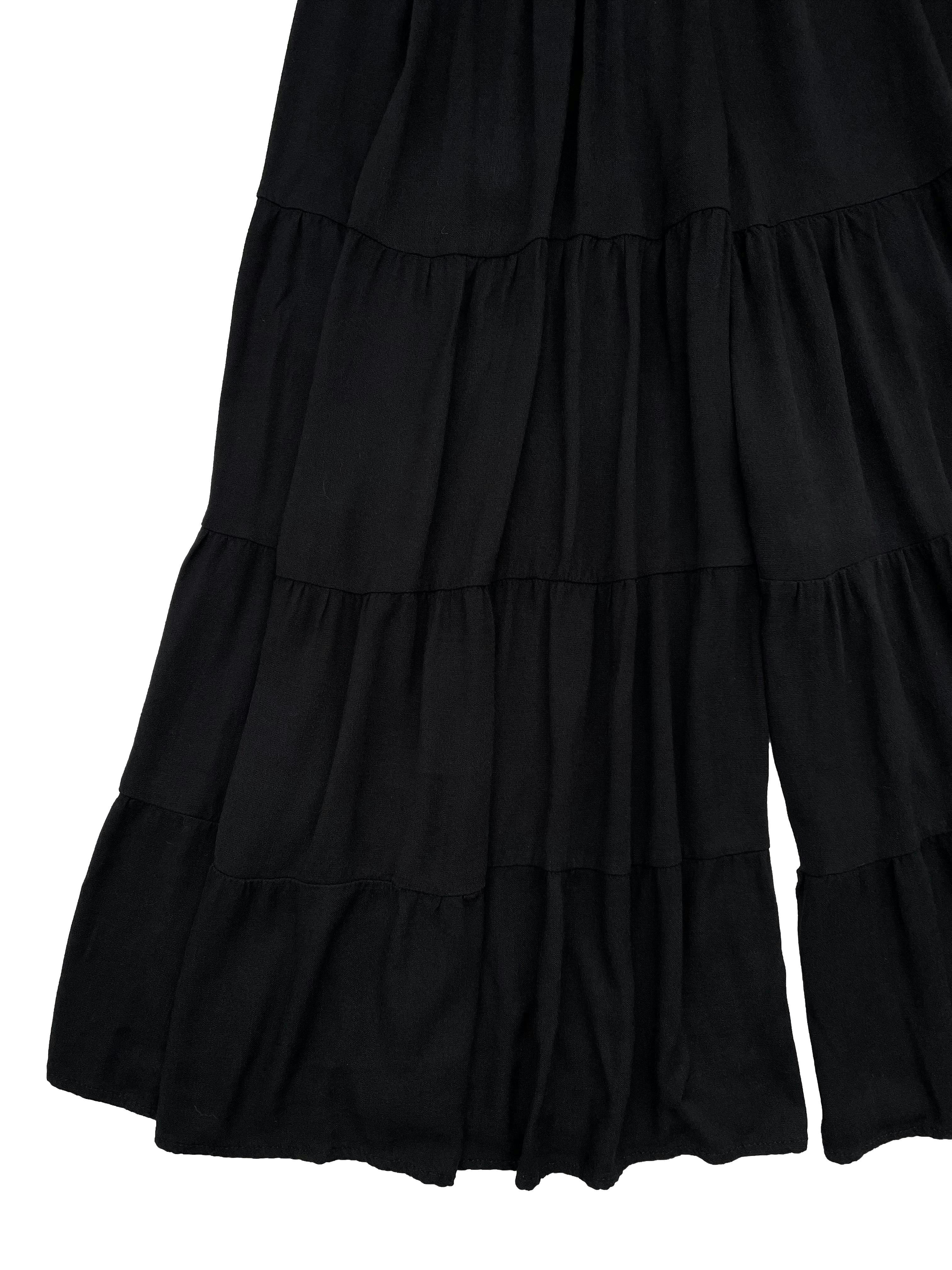 Pantalón culotte negro ADC, tela fresca, pretina elástica y piernas con paneles fruncidos. Cintura 60cm sin estirar, Largo 90cm.
